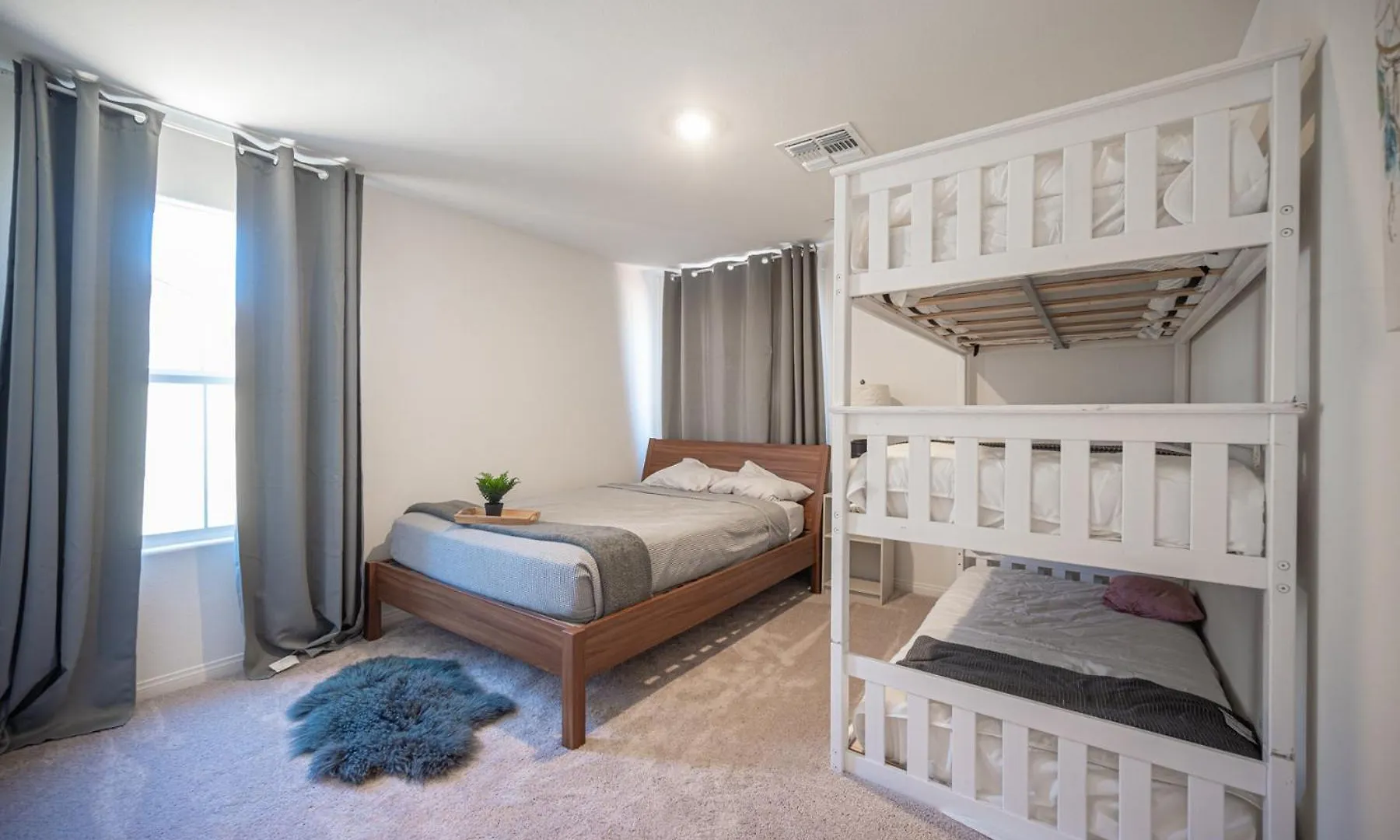 Apartment Beautiful Brand New 2 Bedroom Vegas Home! Fits 12 Or More,15-20 Minutes From Lv Strip Las Vegas